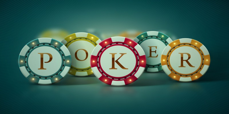 Students at VIP777 using poker training modules with visual guides and real-time practice simulations.